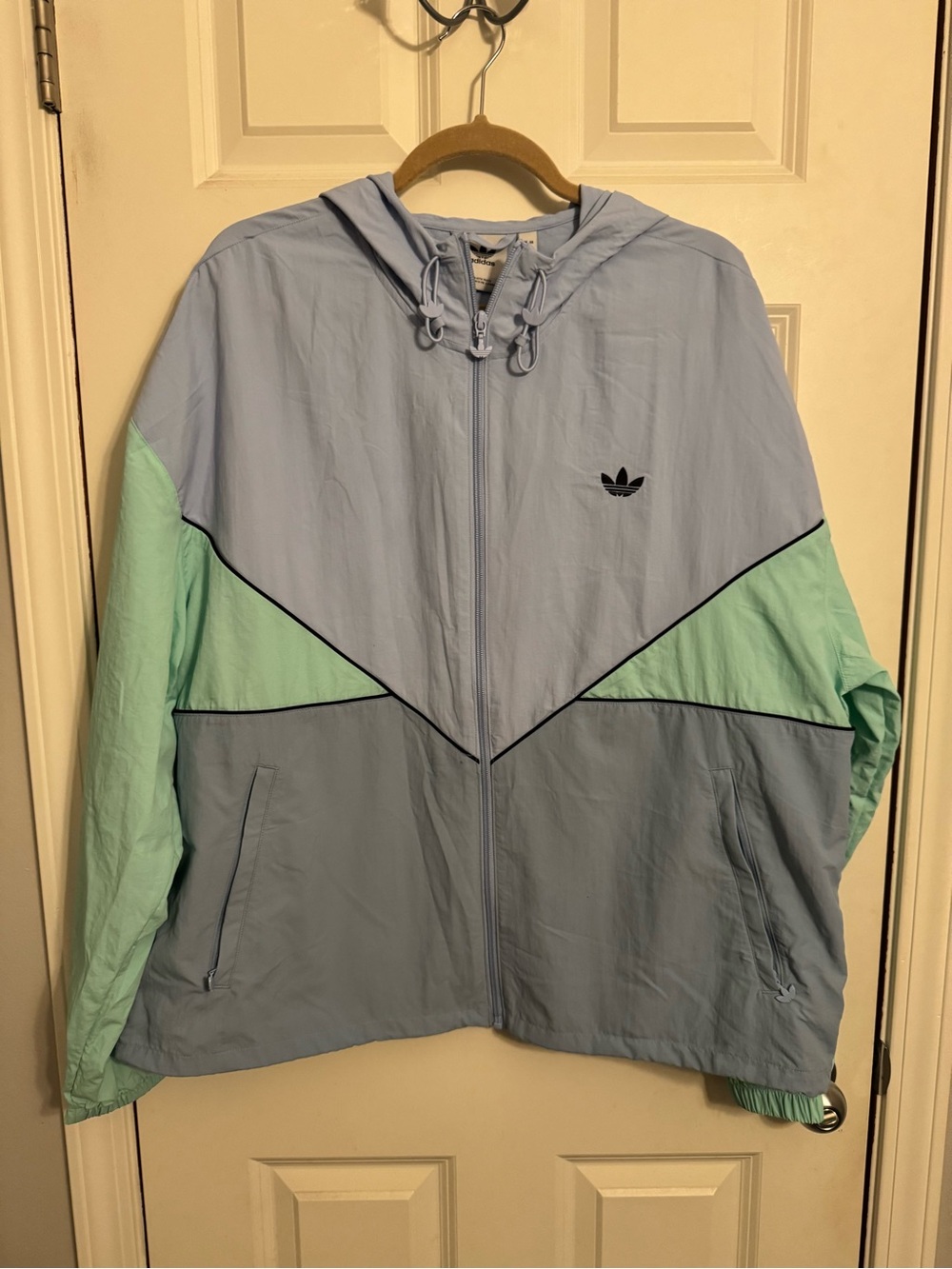 Adidas Men’s Sz. lg Windbreaker